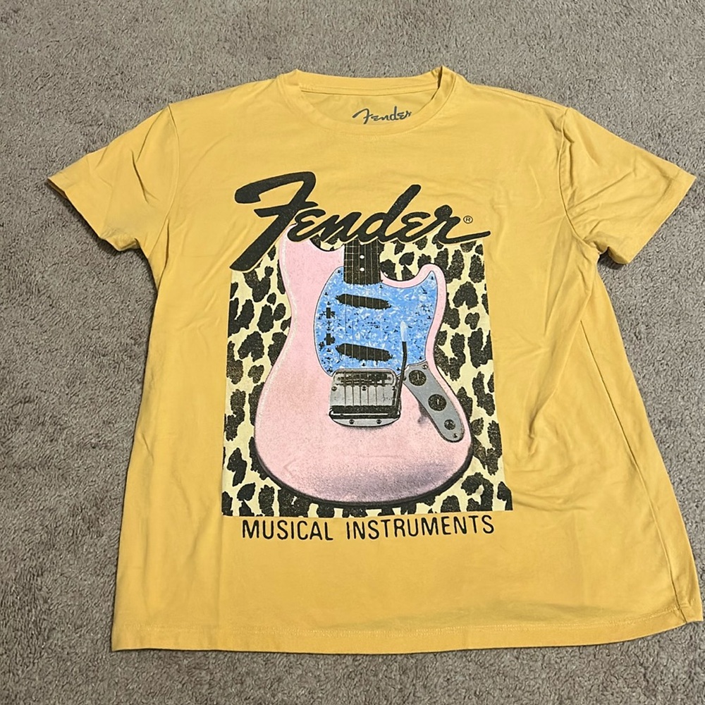 Vintage Fender Tee 🎸